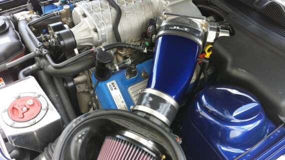 JLT PAINTED INDUCTION KIT (2010-14 GT500)