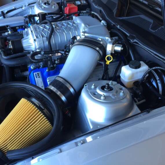 JLT PAINTED INDUCTION KIT (2010-14 GT500)